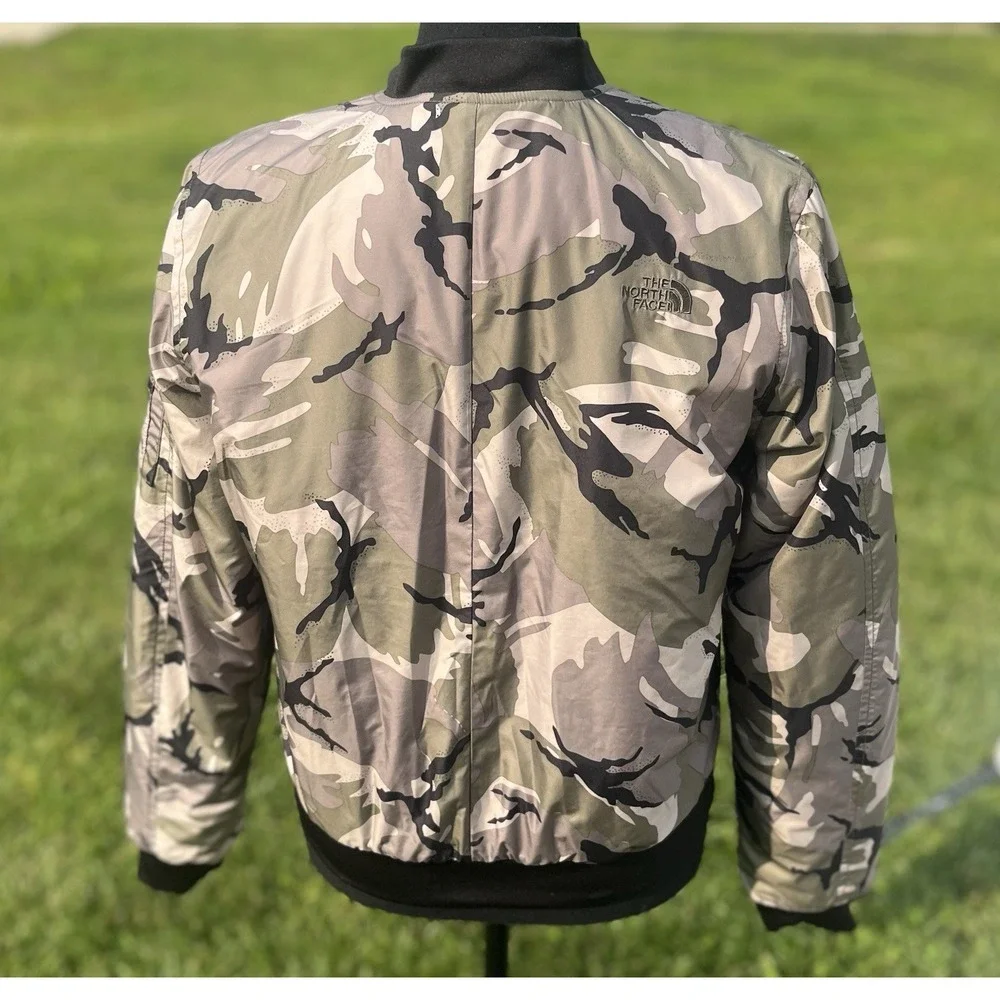 The North‎ Face Women's Size Small Barstool Bomber Jacket Camo